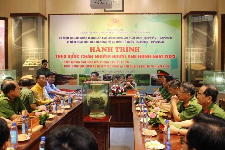 HÀNH TRÌNH THEO BƯỚC CHÂN NHỮNG NGƯỜI ANH HÙNG  NĂM 2023, CỦA CÔNG AN THÀNH PHỐ HỒ CHÍ MINH VÀ CÔNG AN TỈNH THANH HÓA TẠI DI TÍCH QUỐC GIA ĐẶC BIỆT LAM KINH